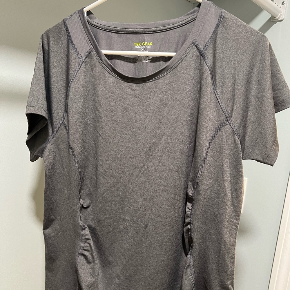 Women’s maternity workout top